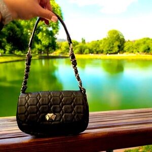 JENNIFER LOPEZ J Lo Black Embroidered Bag with Chain and Faux Leather.